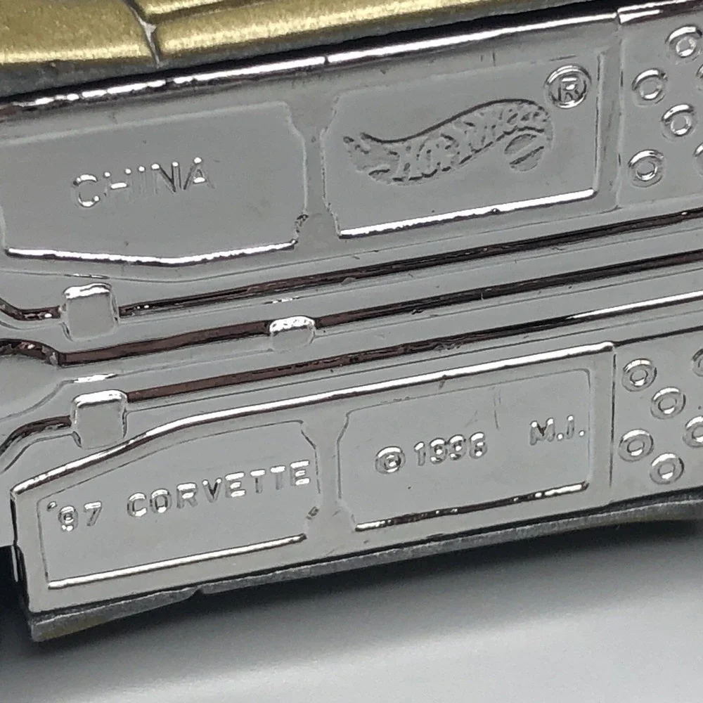 Hot Wheels 1997 '97 Chevrolet Chevy Corvette Car Silver Diecast 1/64 Scale